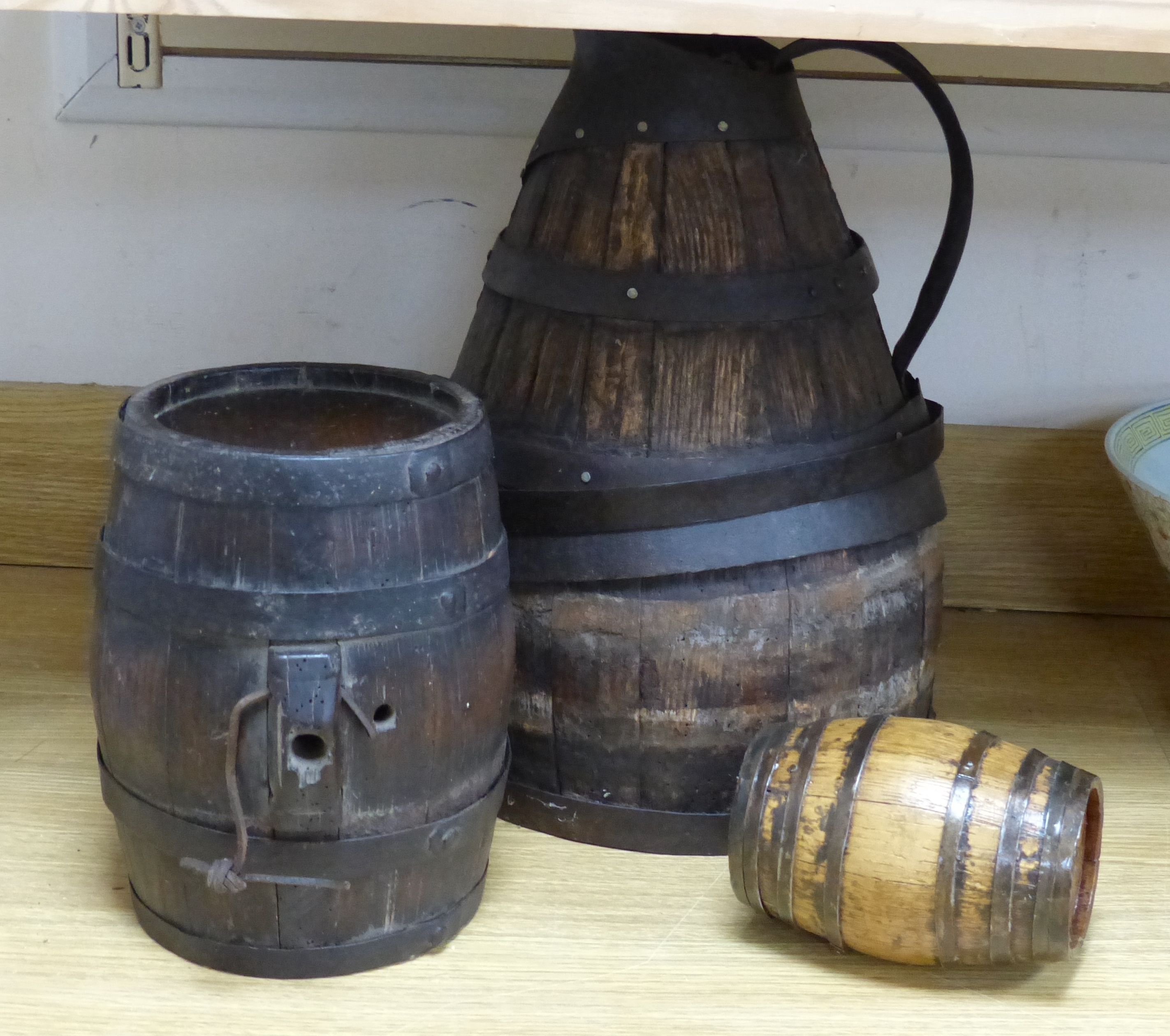 A jug, a barrel and a dog cask (3)